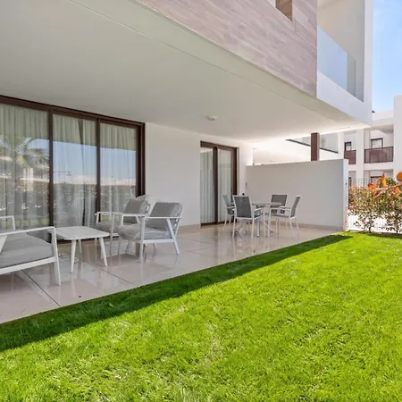 New Build 2bedroom With The Small Private Garden *