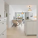 New Build 2bedroom With The Small Private Garden