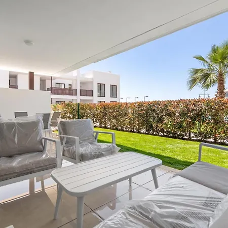 New Build 2bedroom With The Small Private Garden *