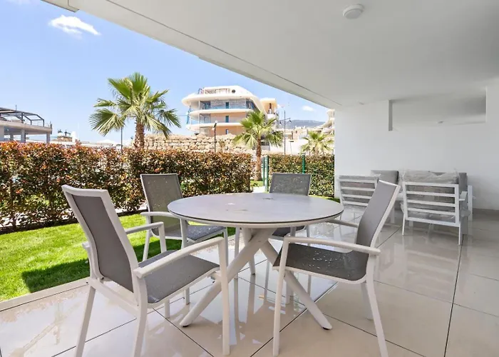 Apartment New Build 2bedroom With The Small Private Garden *