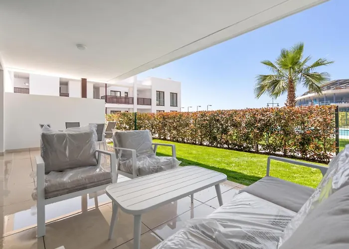 New Build 2bedroom With The Small Private Garden *