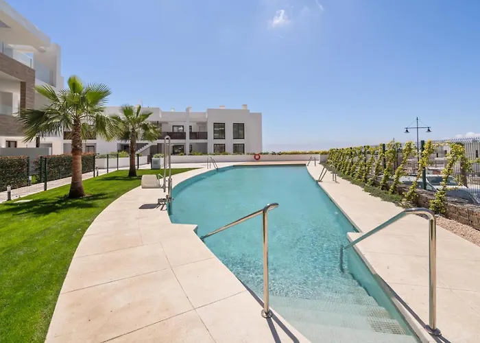 Apartment New Build 2bedroom With The Small Private Garden *