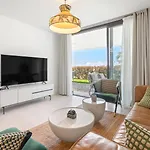 New Build 2bedroom With The Small Private Garden Apartment