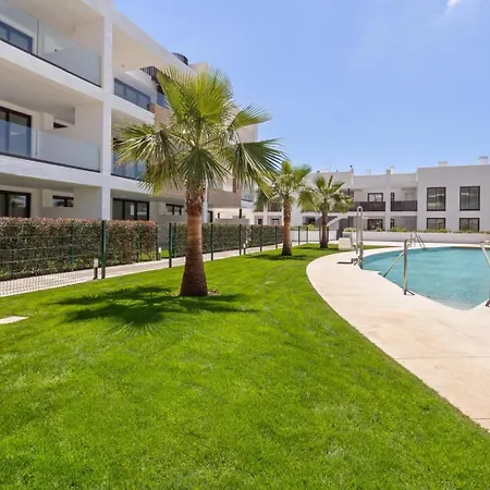 Apartment New Build 2bedroom With The Small Private Garden *